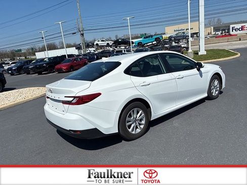 Used 2025 Toyota Camry LE image 8