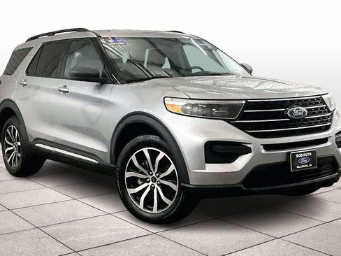 Certified 2021 Ford Explorer XLT image 2