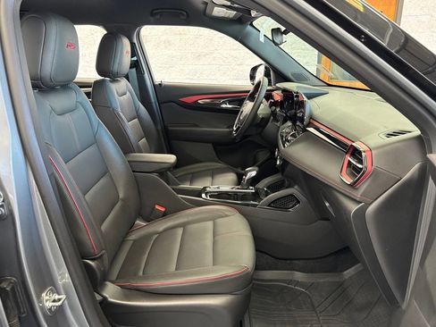 Used 2025 Chevrolet TrailBlazer RS AWD/4WD image 46
