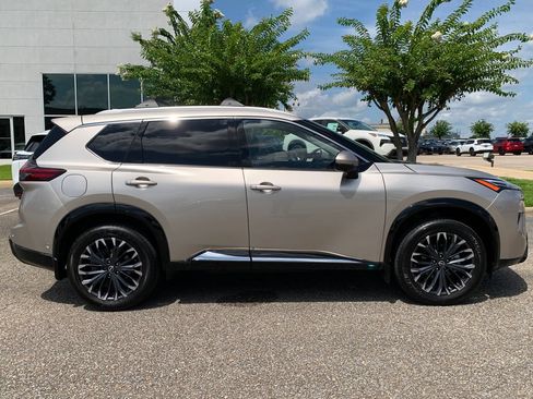 Used 2026 Nissan Rogue Platinum w/ Platinum Premium Package AWD/4WD image 2