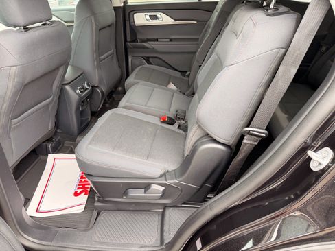 Used 2025 Ford Explorer Active AWD/4WD image 12