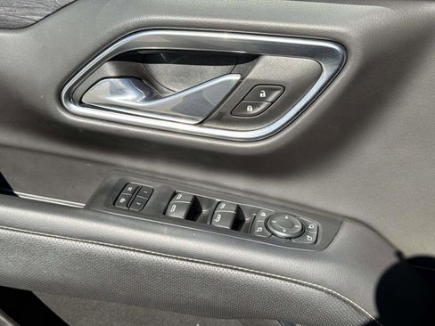 Used 2023 GMC Yukon SLT w/ SLT Luxury Package image 21