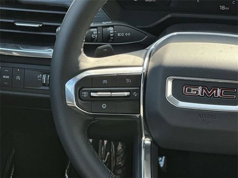 New 2025 GMC Acadia Elevation image 9