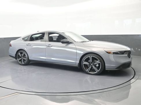 Used 2024 Honda Accord Sport image 8