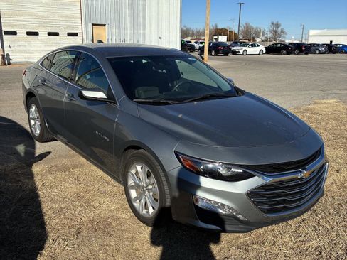 Used 2024 Chevrolet Malibu LT image 3