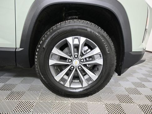 New 2026 Chevrolet Equinox LT w/ Convenience Package II AWD/4WD image 11