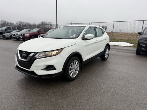 Used 2021 Nissan Rogue Sport S image 3