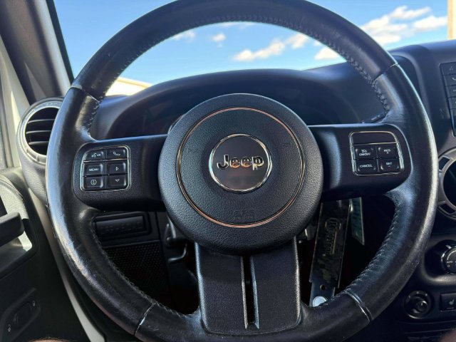 Used 2016 Jeep Wrangler Unlimited Rubicon w/ Connectivity Group AWD/4WD image 23