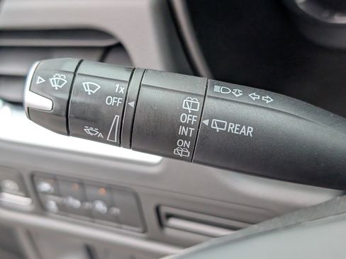 Used 2023 GMC Yukon SLT image 26