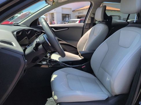 Used 2025 Kia Niro EX FWD image 20