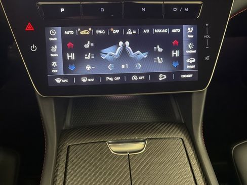 Used 2023 Maserati Grecale Trofeo image 18