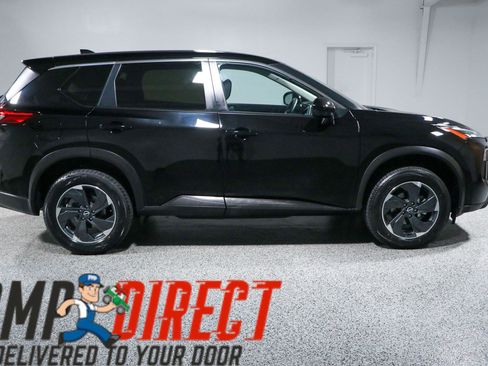 Used 2024 Nissan Rogue SV FWD image 6