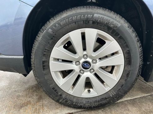 Used 2016 Subaru Outback 2.5i Premium image 32