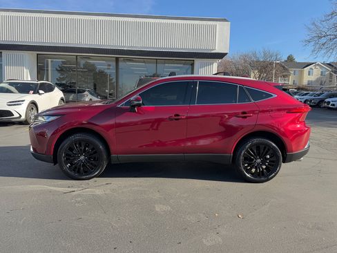 Used 2022 Toyota Venza Limited image 13