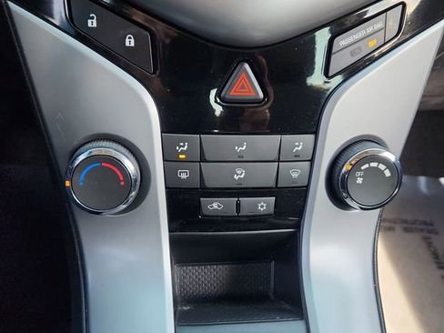 Used 2012 Chevrolet Cruze LT image 38