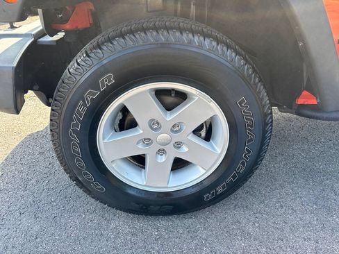 Used 2015 Jeep Wrangler Sport w/ Quick Order Package 23S AWD/4WD image 11
