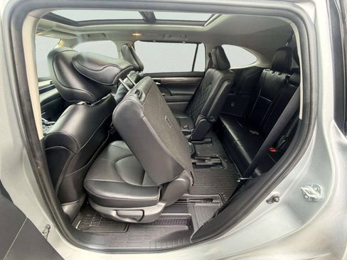 Used 2021 Toyota Highlander Platinum AWD/4WD image 27