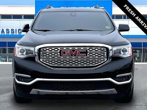 Used 2019 GMC Acadia Denali w/ Technology Package FWD image 2