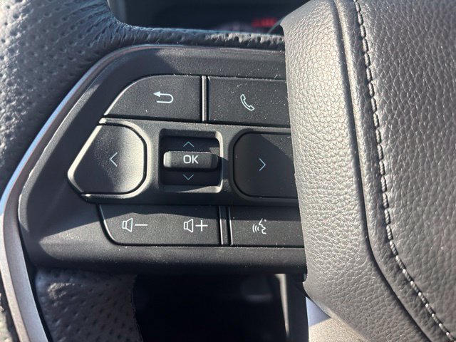 Certified 2025 Toyota Tacoma TRD Off-Road AWD/4WD image 15