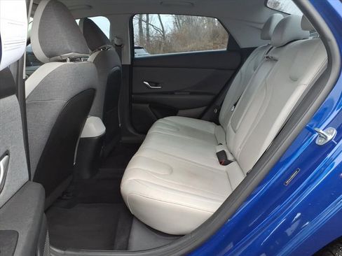 Used 2021 Hyundai Elantra Limited image 14