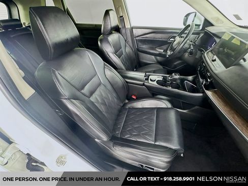 Certified 2026 Nissan Rogue Platinum w/ Tech Package AWD/4WD image 30