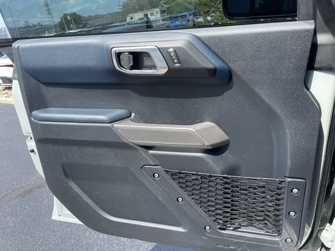 Used 2022 Ford Bronco Outer Banks AWD/4WD image 19