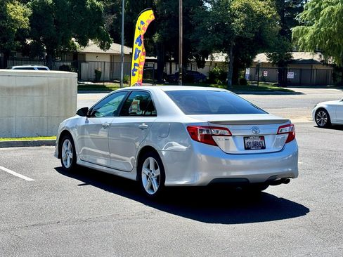 Used 2012 Toyota Camry SE FWD image 5