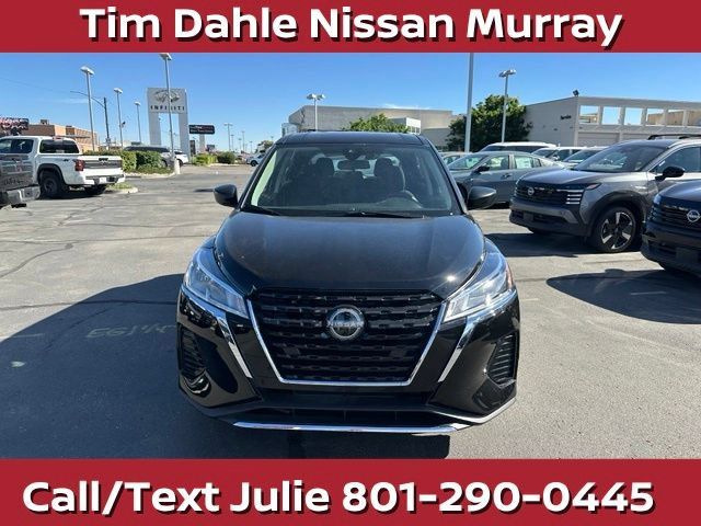Used 2025 Nissan Kicks Play S FWD image 4