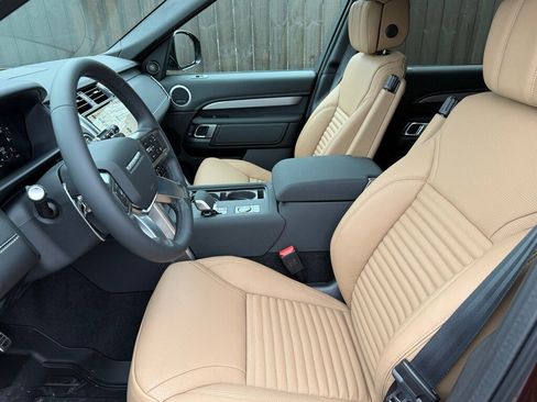 New 2026 Land Rover Discovery Limited Edition image 11