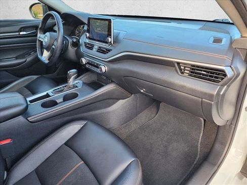 Used 2021 Nissan Altima 2.0 SR FWD image 21