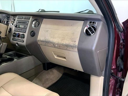 Used 2011 Ford Expedition XLT w/ Leather Seating Pkg RWD image 16