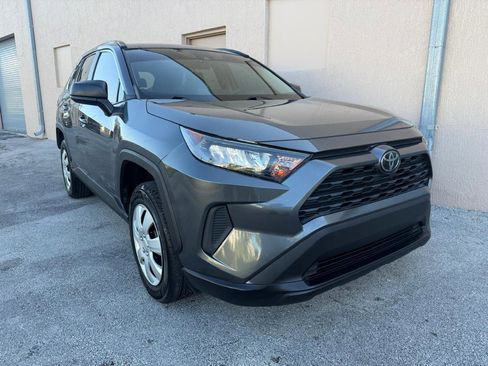 Used 2021 Toyota RAV4 LE FWD image 9