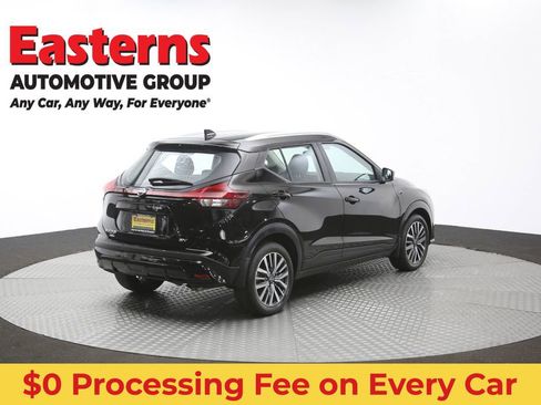 Used 2023 Nissan Kicks SV FWD image 39