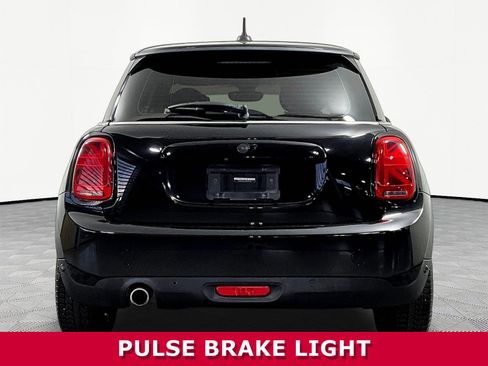 Used 2021 MINI Cooper 2-Door Hardtop w/ Premium Package FWD image 5