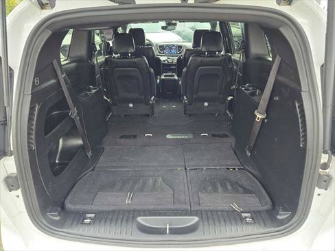Used 2025 Chrysler Pacifica Select FWD image 14