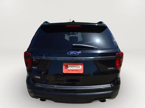 Used 2018 Ford Explorer XLT w/ Equipment Group 202A AWD/4WD image 8