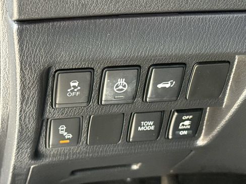Used 2018 Nissan Pathfinder Platinum FWD image 20