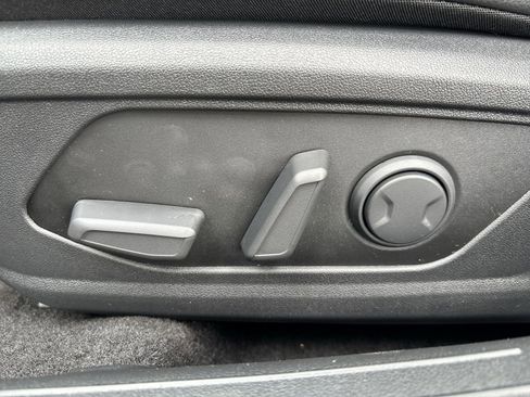 New 2026 Hyundai Elantra Limited FWD image 14