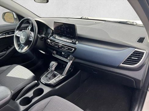 Used 2023 Kia Seltos S w/ Navigation Package image 22