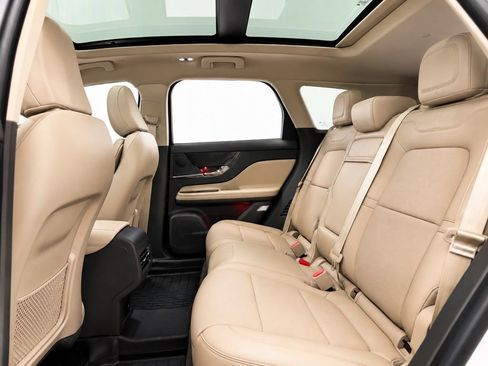 Used 2024 Lincoln Corsair Grand Touring w/ Rear Removable Package Tray AWD/4WD image 18