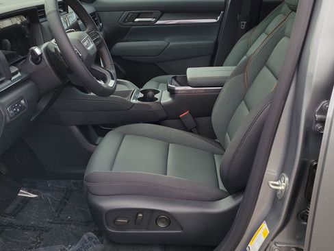 New 2026 GMC Terrain AT4 w/ Convenience Package III AWD/4WD image 9