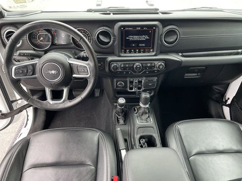 Used 2023 Jeep Wrangler Unlimited Sahara w/ Cold Weather Group AWD/4WD image 15