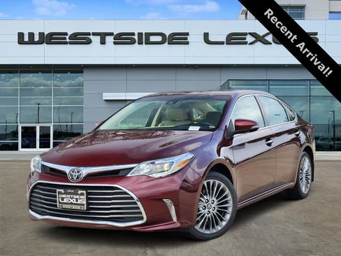 Used 2017 Toyota Avalon Limited image 1