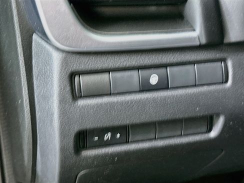 Used 2021 Nissan Rogue SV FWD image 17