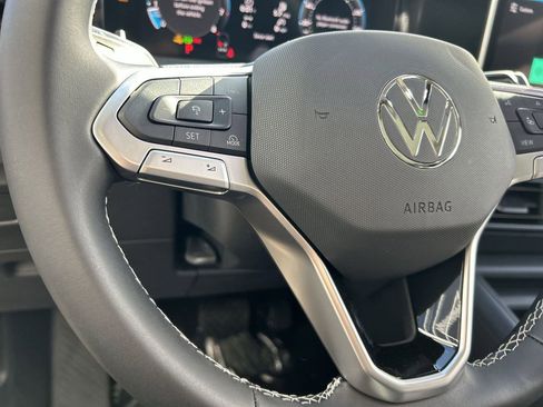 New 2026 Volkswagen Tiguan SE FWD image 20