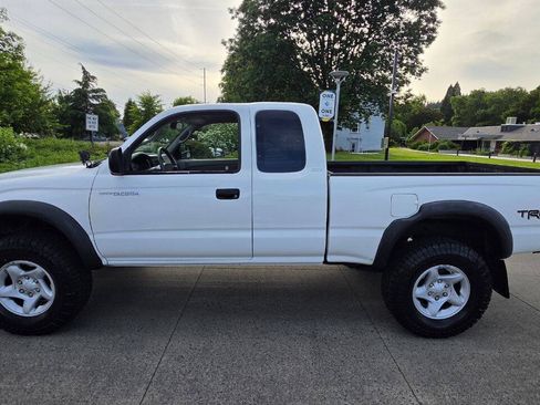 Used 2004 Toyota Tacoma 4x4 Xtracab V6 image 8