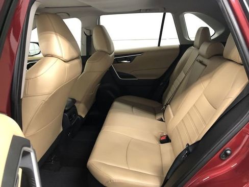 Used 2023 Toyota RAV4 XLE Premium image 26