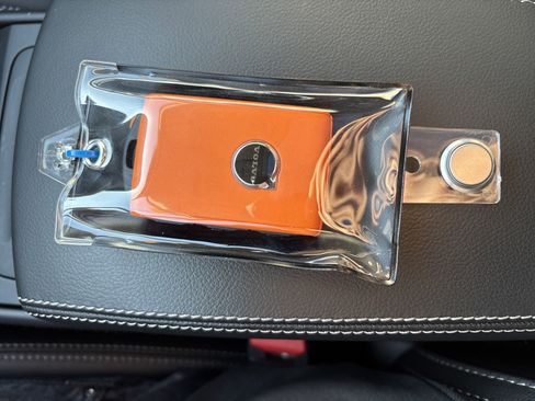 Used 2025 Volvo XC40 B5 Core image 36