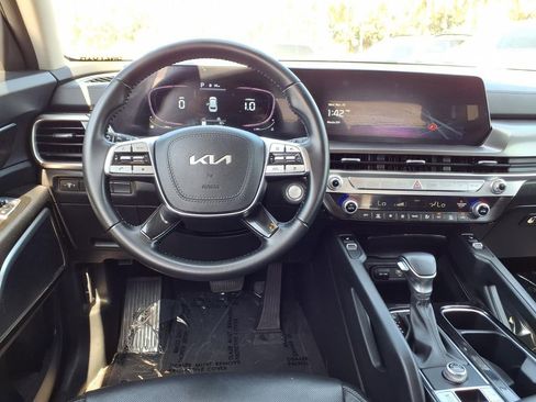 Used 2023 Kia Telluride S image 12