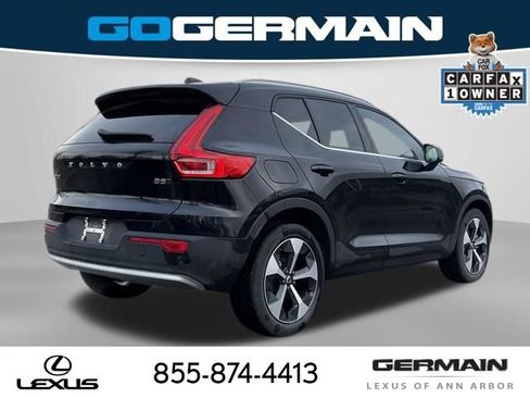 Used 2025 Volvo XC40 B5 Plus image 8